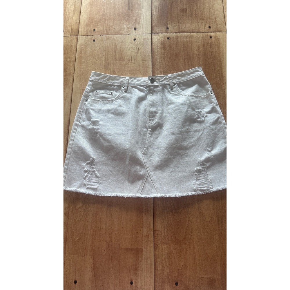 H&M Divided White Distressed‎ Denim Mini Skirt Size 10 Raw Hem